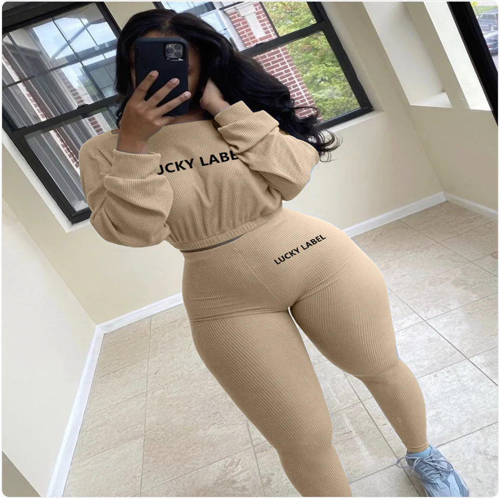 Geborduurde sport- en vrijetijdsset met ribbels en strepen