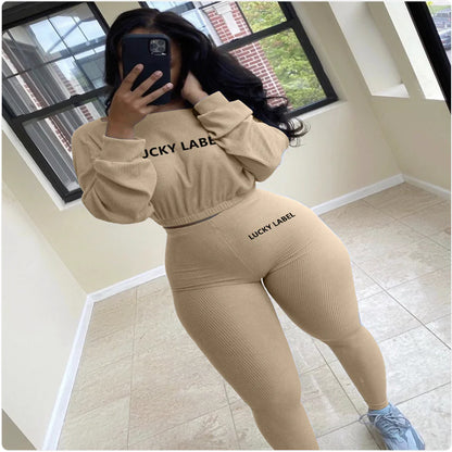 Geborduurde sport- en vrijetijdsset met ribbels en strepen