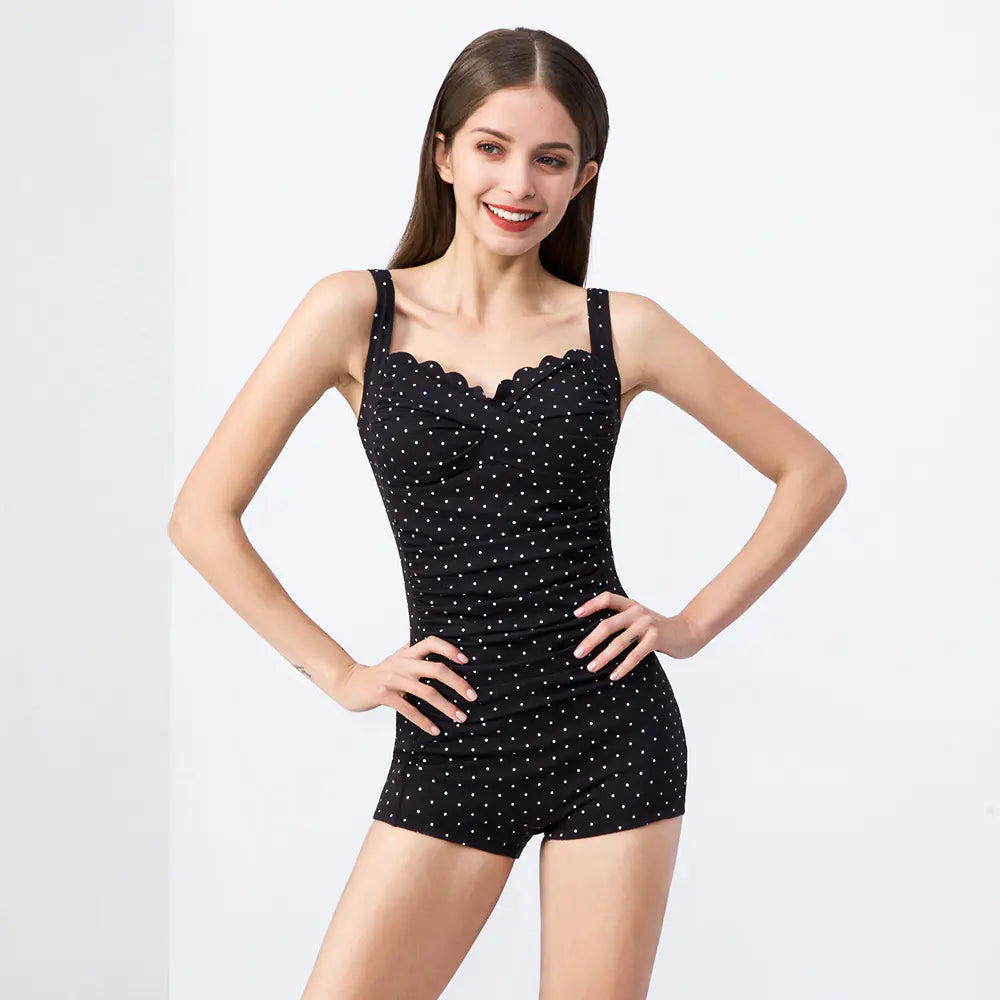 Damesbadpak uit één stuk met een bescheiden pasvorm en goede ondersteuning.